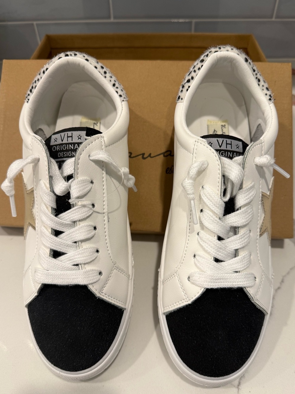 Vintage Havana Women's Size 8.5 Black & White Star Sneakers